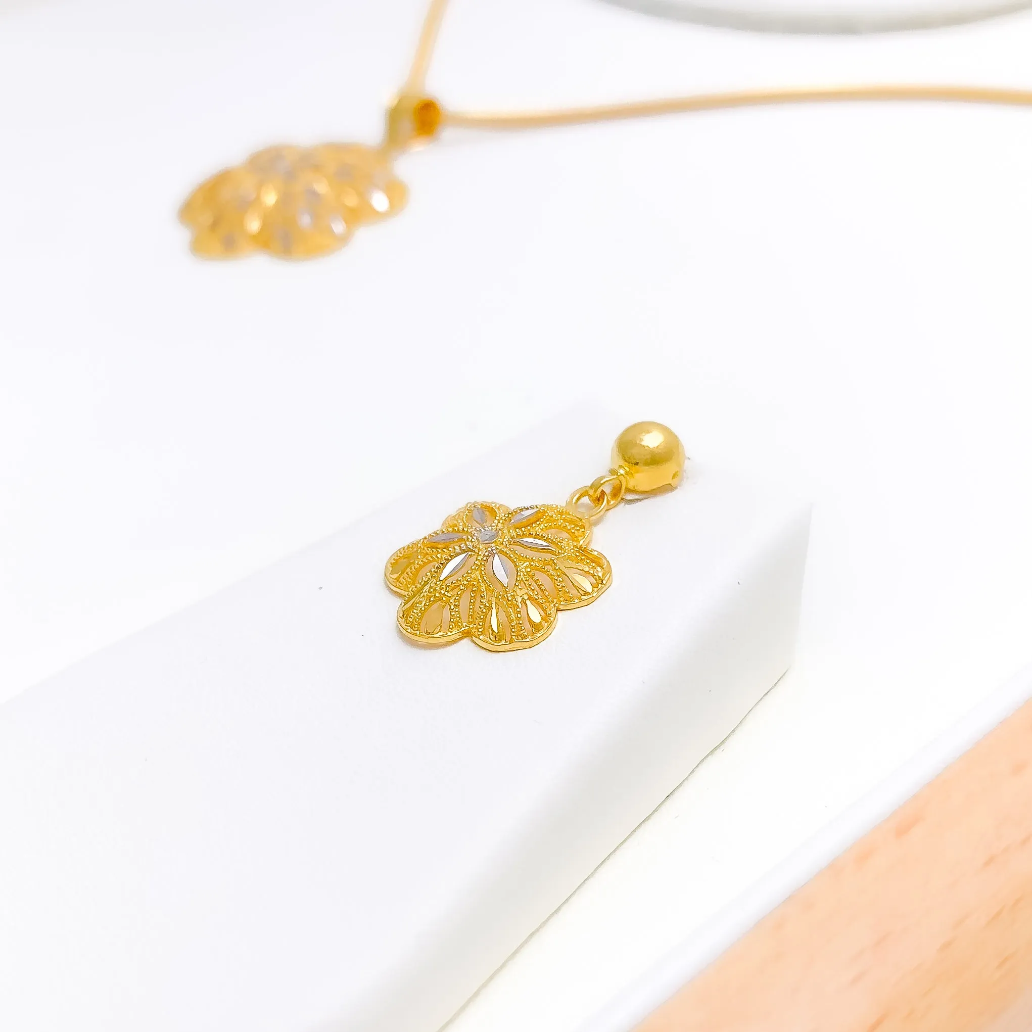 Blooming Flower Pendant Set