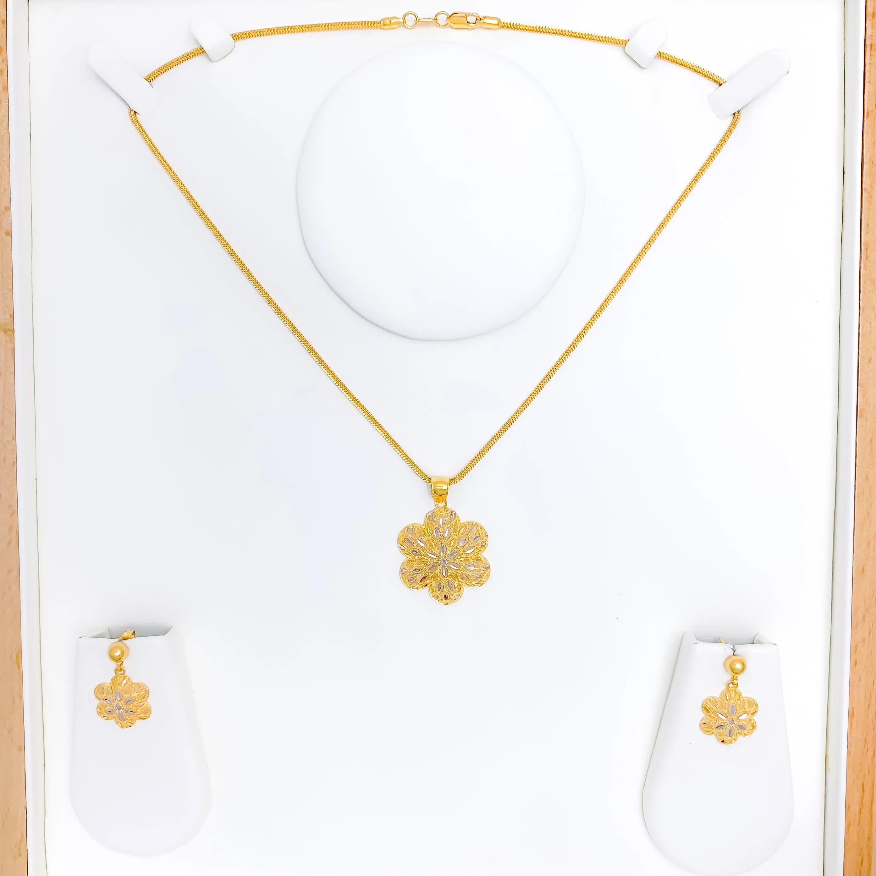 Blooming Flower Pendant Set