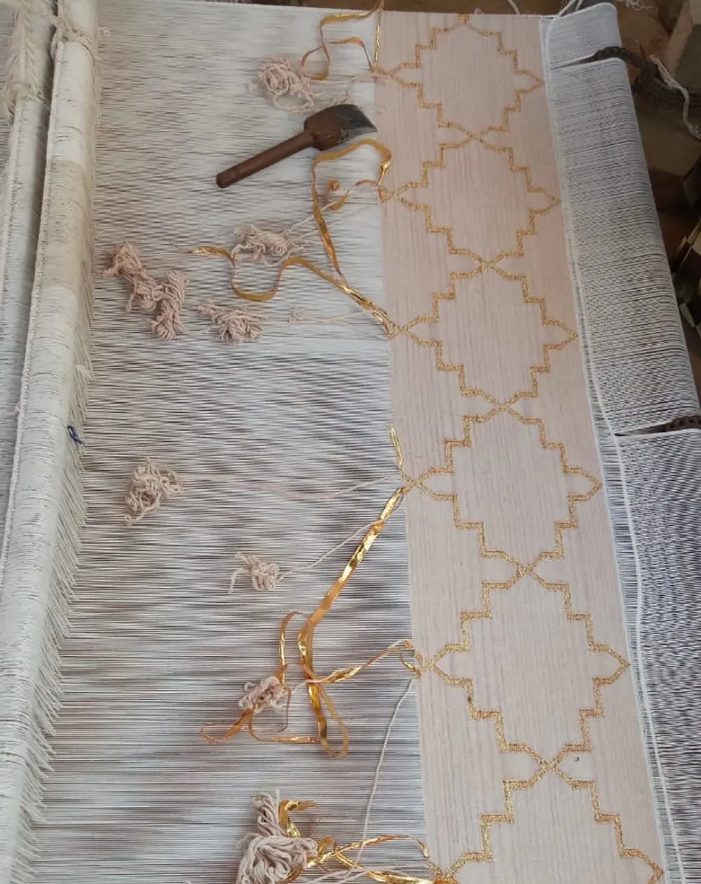 Zanjeer Rug in Ecru/Gold